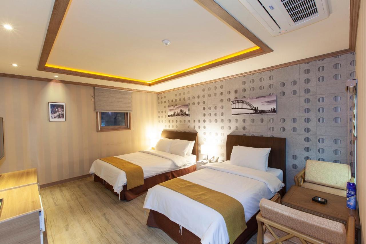 Sahara Hotel Jeju Bagian luar foto